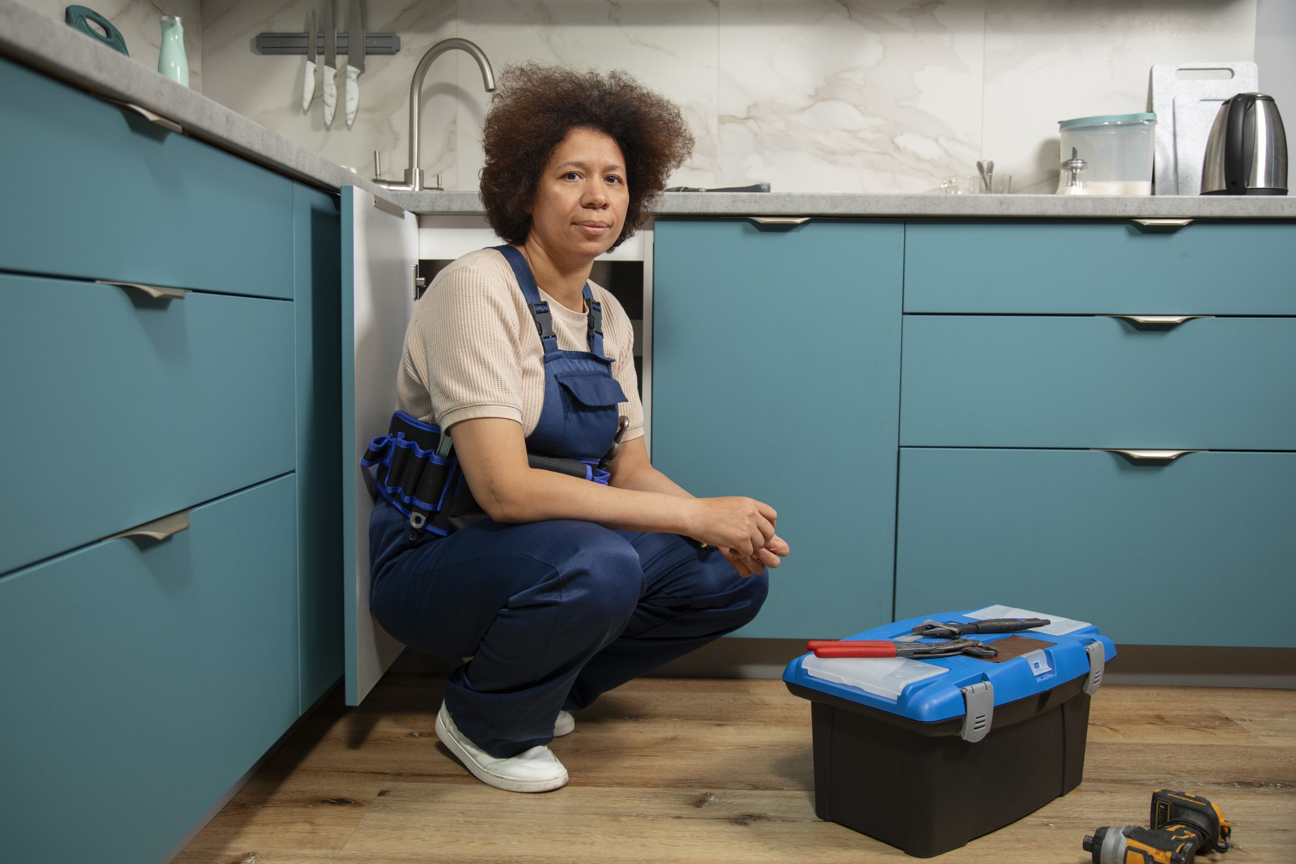 Can i replace kitchen cabinets myself?