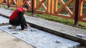 How much does it cost to do paving?